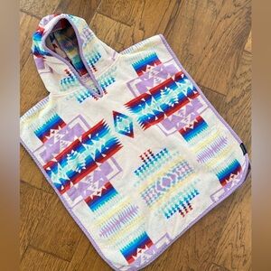 PENDLETON KIDS TOWER PONCHO. Aztec Print Hooded Poncho - Multicolor